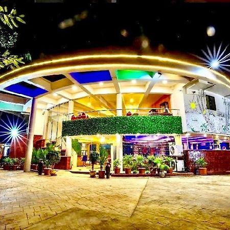 The Center Court Resort & Spa 바르카 외부 사진